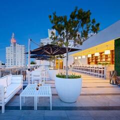 Отель Gale South Beach, Curio Collection by Hilton бассейн фото 3