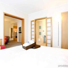 Отель Novotel Milan Malpensa Airport Италия, Кардано-аль-Кампо - 3 отзыва об отеле, цены и фото номеров - забронировать отель Novotel Milan Malpensa Airport онлайн комната для гостей фото 2