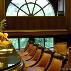 Hera Hotel интерьер отеля