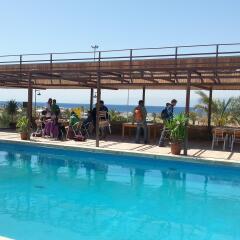 Darna Village Beach Hostel бассейн