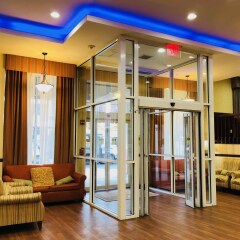 Отель Queens County Inn & Suites интерьер отеля