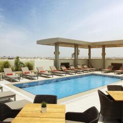 Отель Centro Salama Jeddah by Rotana бассейн