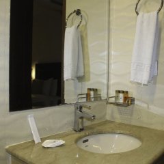 Hotel Royal in Lahore, Pakistan from 65$, photos, reviews - zenhotels.com bathroom