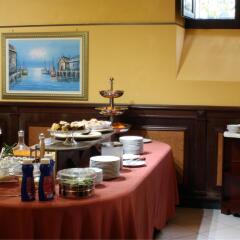 Hotel Tonic