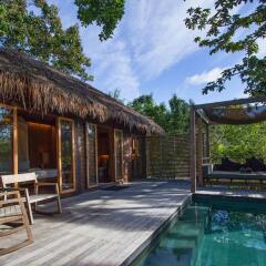 Отель Haadtien Beach Resort бассейн
