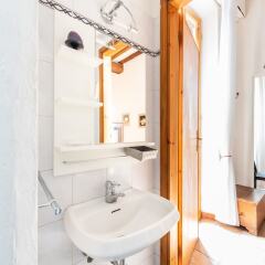 Отель David Mini Suite Perfect Location ванная фото 3