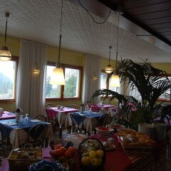 Hotel Rezia Киеза-ин-Вальмаленко питание