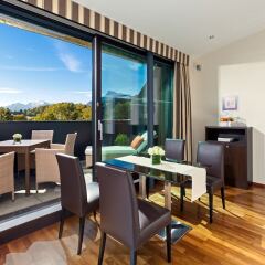 Отель Sheraton Grand Salzburg Зальцбург балкон