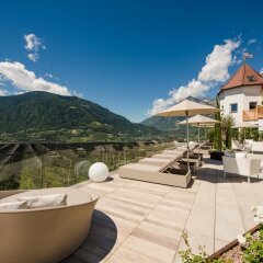 Small & Beautiful Hotel Gnaid Тироло приотельная территория