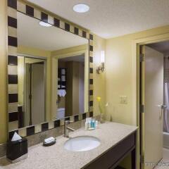 Отель Hampton Inn Washington DC - Convention Center США, Вашингтон - отзывы, цены и фото номеров - забронировать отель Hampton Inn Washington DC - Convention Center онлайн ванная фото 2