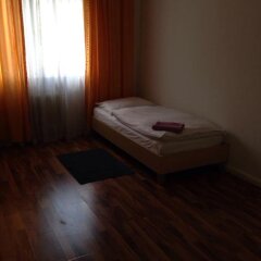 Hotel Einig комната для гостей