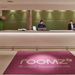 Отель Roomz Vienna Gasometer Вена интерьер отеля