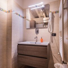 Отель A Few Steps to The Duomo Perfect 1BD Apt Италия, Флоренция - отзывы, цены и фото номеров - забронировать отель A Few Steps to The Duomo Perfect 1BD Apt онлайн ванная