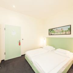 Select Hotel Berlin Checkpoint Charlie сейф в номере