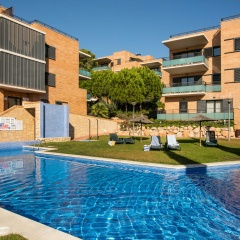 Отель Pierre & Vacances Residence Salou Испания, Салоу - отзывы, цены и фото номеров - забронировать отель Pierre & Vacances Residence Salou онлайн бассейн фото 2