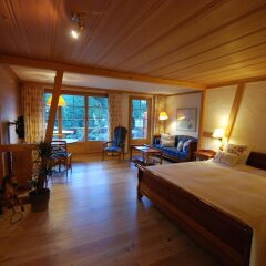 Отель Boutique Hotel Alpenrose Швейцария, Шёнрид - отзывы, цены и фото номеров - забронировать отель Boutique Hotel Alpenrose онлайн комната для гостей фото 5