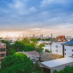 Отель S.E.T Thanmongkol Residence фото 3