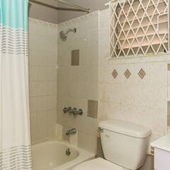 Отель Kingston Most Centrally Located Two Bdrm ванная