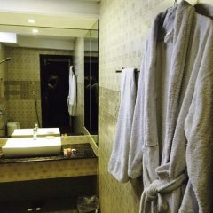 Hotel DE SHALIMAR in Multan, Pakistan from 111$, photos, reviews - zenhotels.com bathroom photo 2