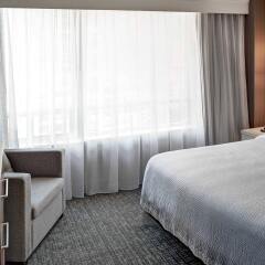 Отель Courtyard by Marriott Downtown Toronto Канада, Торонто - отзывы, цены и фото номеров - забронировать отель Courtyard by Marriott Downtown Toronto онлайн комната для гостей фото 2