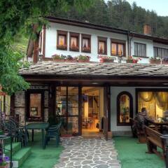 Отель Dragneva Guest House Болгария, Чепеларе - отзывы, цены и фото номеров - забронировать отель Dragneva Guest House онлайн балкон