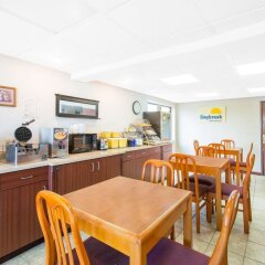 Отель Rodeway Inn Effingham питание
