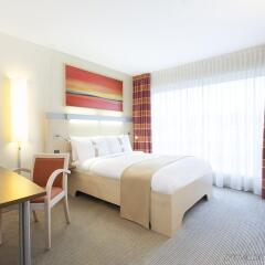 Отель Holiday Inn Express Zurich Airport Швейцария, Рюмланг - 1 отзыв об отеле, цены и фото номеров - забронировать отель Holiday Inn Express Zurich Airport онлайн комната для гостей фото 3