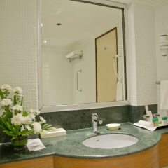 Отель Caravela Beach Resort (Ex. Ramada Caravela B.R) Индия, Южный Гоа - отзывы, цены и фото номеров - забронировать отель Caravela Beach Resort (Ex. Ramada Caravela B.R) онлайн ванная