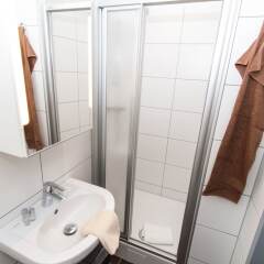 Отель CheckVienna - Apartment Familienplatz Австрия, Вена - отзывы, цены и фото номеров - забронировать отель CheckVienna - Apartment Familienplatz онлайн ванная фото 2