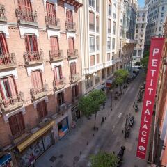 Отель Petit Palace Tres Cruces фото 6