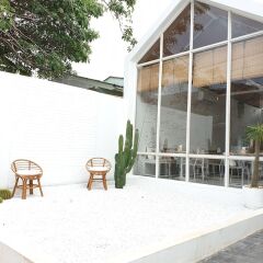 Отель Baan Rin Ruk