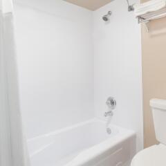 Отель Super 8 by Wyndham Saskatoon Near Saskatoon Airport ванная