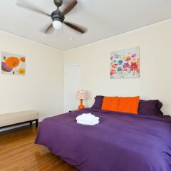 Отель LA155 2 Bedroom Apartment By Senstay США, Лос-Анджелес - отзывы, цены и фото номеров - забронировать отель LA155 2 Bedroom Apartment By Senstay онлайн комната для гостей фото 2