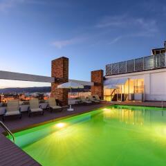 TRYP Córdoba Hotel бассейн