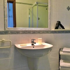Отель Residence Bellavista Манерба-дель-Гарда ванная фото 2