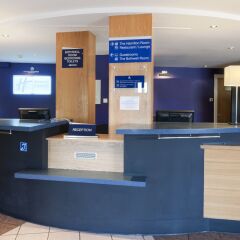 Отель Holiday Inn Express Strathclyde Park M74 JCT 5 Великобритания, Глазго - отзывы, цены и фото номеров - забронировать отель Holiday Inn Express Strathclyde Park M74 JCT 5 онлайн интерьер отеля фото 3