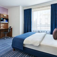 Отель Holiday Inn Express Belgrade - City комната для гостей