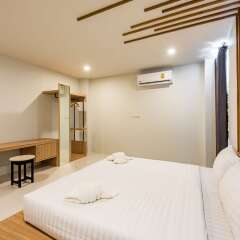 Отель Phuket Marine Poshtel фото 11
