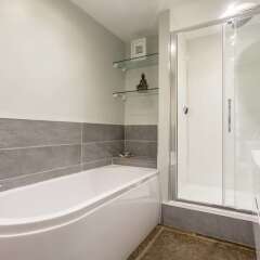 Отель Spacious 2 Bed Apt in Ideal City Centre Location Великобритания, Эдинбург - отзывы, цены и фото номеров - забронировать отель Spacious 2 Bed Apt in Ideal City Centre Location онлайн ванная фото 2