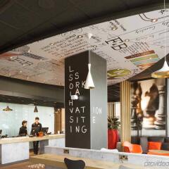 Отель ibis London Excel-Docklands Великобритания, Лондон - отзывы, цены и фото номеров - забронировать отель ibis London Excel-Docklands онлайн интерьер отеля фото 2