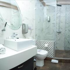Отель Atera Business Suites Сербия, Белград - отзывы, цены и фото номеров - забронировать отель Atera Business Suites онлайн ванная