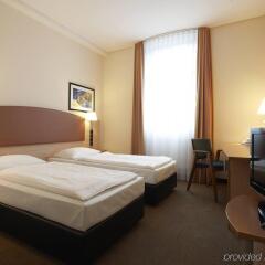 Отель IntercityHotel Berlin Ostbahnhof комната для гостей фото 3