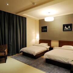 Dunes Hotel Apartments Oud Metha комната для гостей фото 5