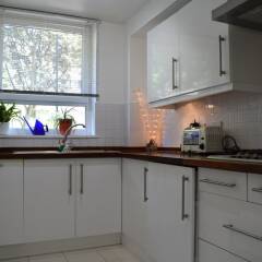 Отель 2 Bedroom Home in Angel Лондон в номере фото 2