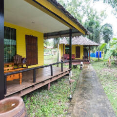 Отель Kamala Bungalows