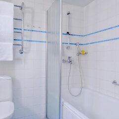 Отель Original Sokos Hotel Pasila Финляндия, Хельсинки - 12 отзывов об отеле, цены и фото номеров - забронировать отель Original Sokos Hotel Pasila онлайн ванная