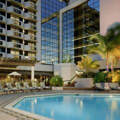 Отель DoubleTree by Hilton San Jose бассейн