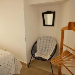 Отель Stylish Duplex in city center комната для гостей