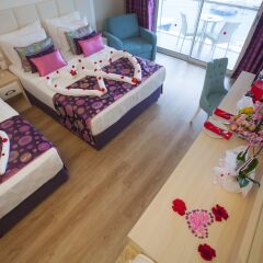 Azura Deluxe Resort & Spa Турция, Аланья - 1 отзыв об отеле, цены и фото номеров - забронировать отель Azura Deluxe Resort & Spa - All Inclusive онлайн комната для гостей фото 3