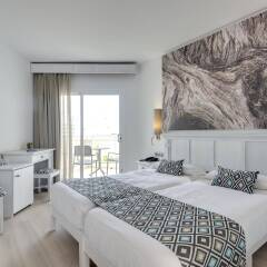 Отель Cala Millor Garden, Adults Only комната для гостей фото 3